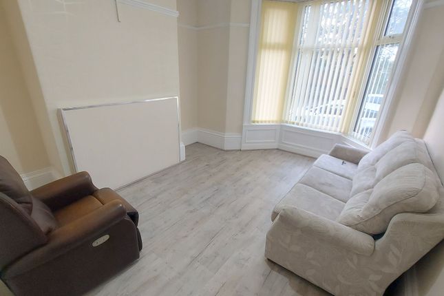 245 Legrams Lane, Bradford photo 2