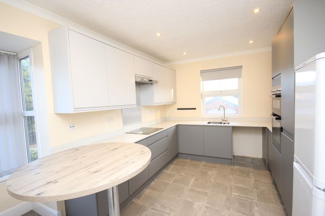 Thumbnail Flat to rent in High Street, Flitwick