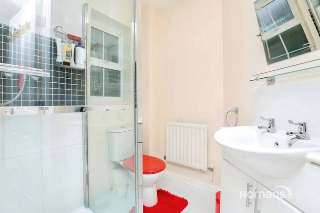10, Crispin Way, Uxbridge photo 4