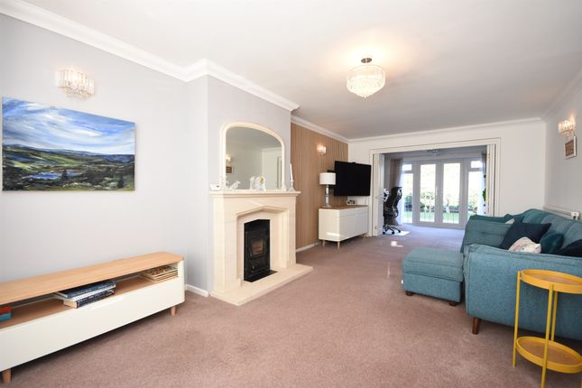 15, Spalding Way, Chelmsford photo 2