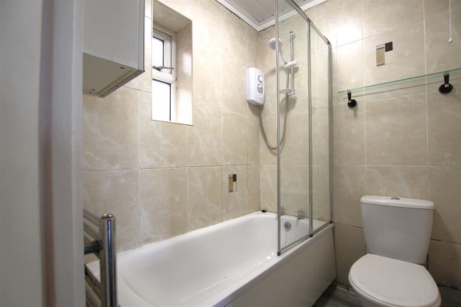 30, Pindar Oaks Cottages, Barnsley photo 4