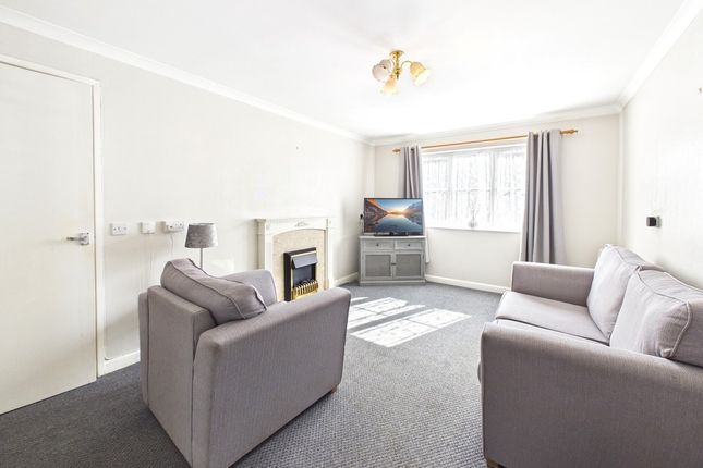 25, Mercian Court, Market Drayton photo 4