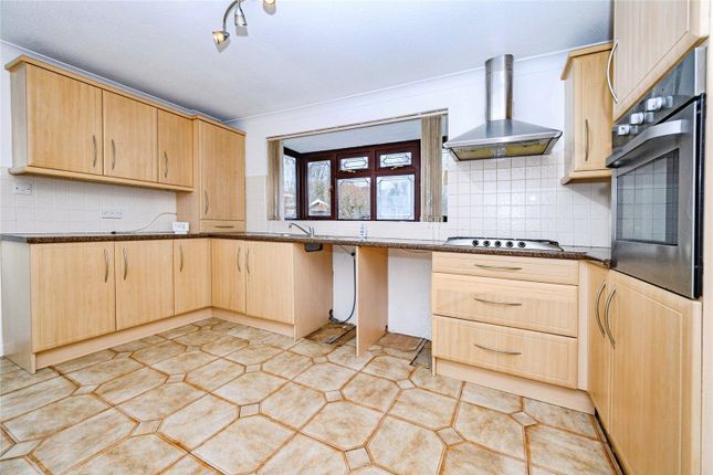 3, Almond Close, Bedfordshire photo 3