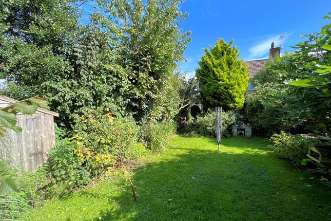 30, St. Saviours Road, Totland Bay photo 2