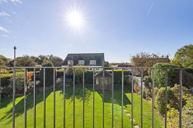 The White House, Wellsfield, Chichester photo 3