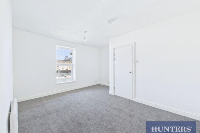 Flat 4, 3 The Crescent, Bridlington photo 3