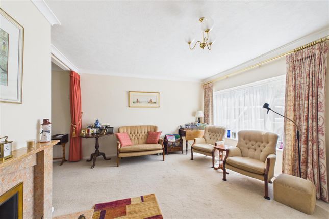 6, Hermitage Close, Chichester photo 3