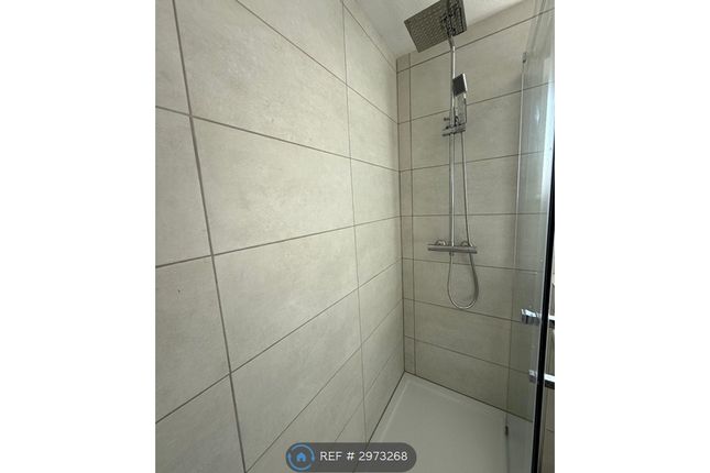 Mahon Close, Enfield photo 4