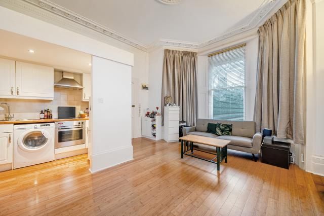 8a, Randolph Road, London photo 2