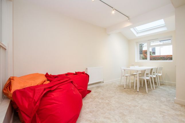 Terraced house to rent in Caledonian Road, Brighton