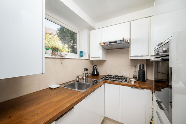 Flat 4, 121, Chetwynd Road, London photo 4