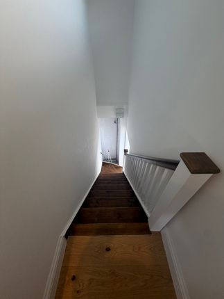 1a , Slipshatch Road, Reigate photo 2