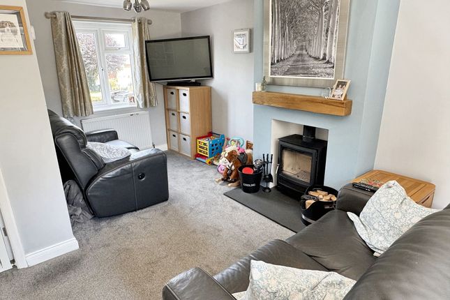 43 Harrowby Close, Tiverton photo 3