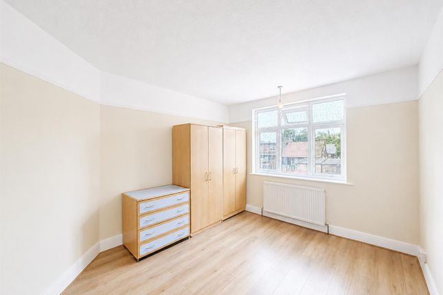 76A, Staines Road, Feltham photo 4