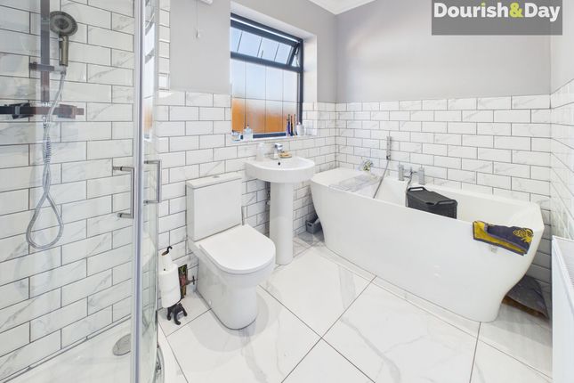 42 Pooles Lane, Willenhall photo 3