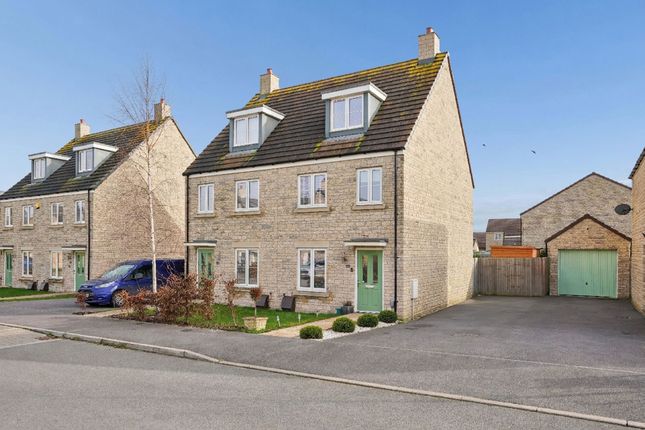 3-bed house on 4 Collett Drive, Bampton, £415,000