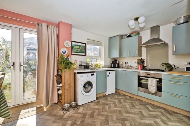 9, Coat Mead, Somerset photo 4