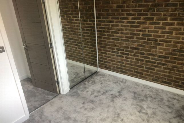 12, Turner Street, London photo 5