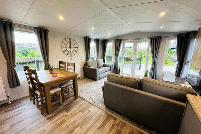 Mobile/park home for sale in Cliffe Country Lodges, Cliffe Common, Selby