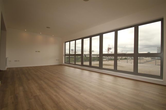 Thumbnail Flat to rent in Wick Lane, London