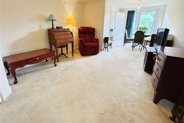 15 Glebe Court,, Abbotswood Common Road, Hampshire photo 3