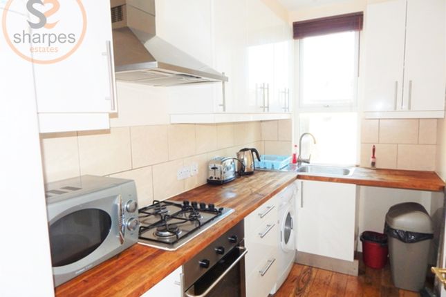 81B Charlmont Road, London photo 3