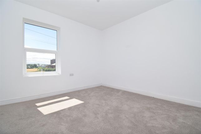 3, Green End Lane, Wakefield photo 5