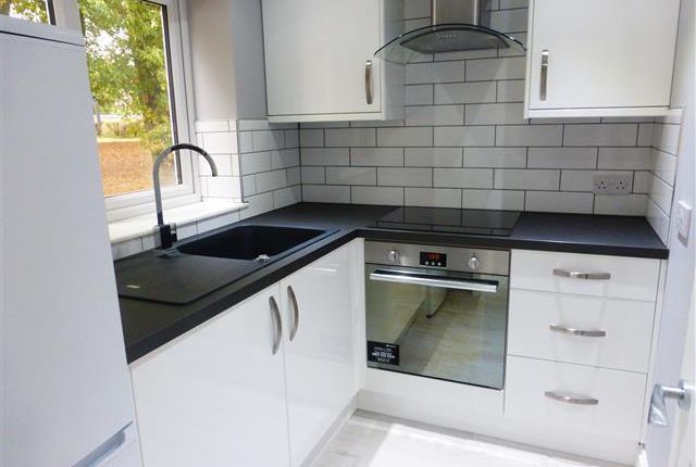 29a, STEVENAGE photo 2