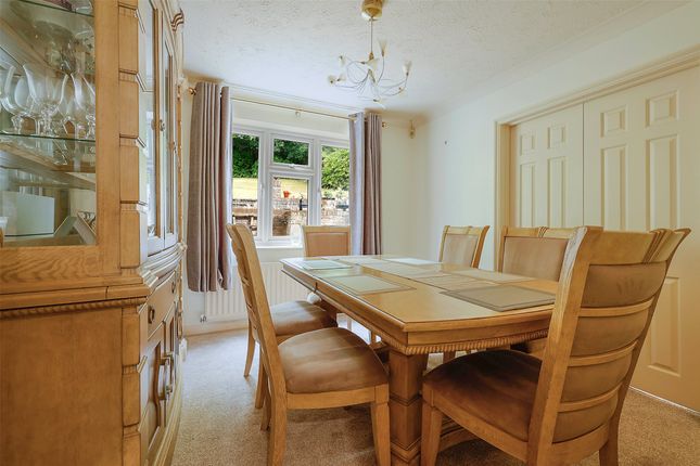 90, Outwood Lane, Coulsdon photo 4