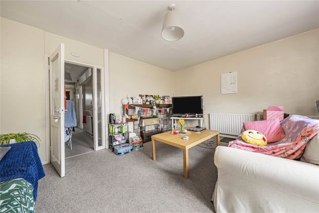 15, Laverstoke Gardens, Roehampton photo 3