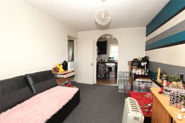 Flat for sale in Philimore Close, Plumstead, London