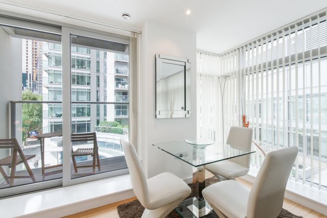 Flat 403 East Tower, 3, Pan Peninsula Square, London photo 2