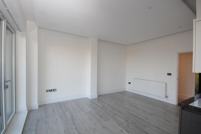 Flat to rent in Tallon Road, Hutton, Brentwood