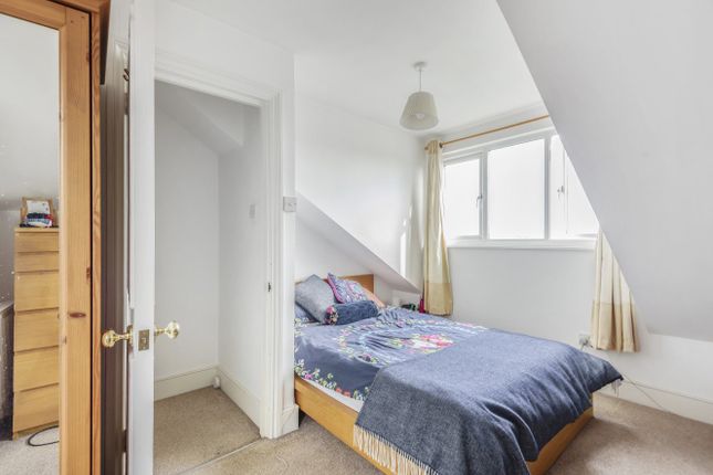 101c, Alfriston Road, London photo 4
