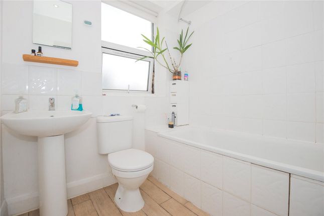 Flat 2, 159, Kingston Road, Teddington photo 3