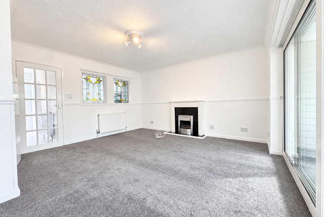 Queensway Crescent, Torquay photo 2