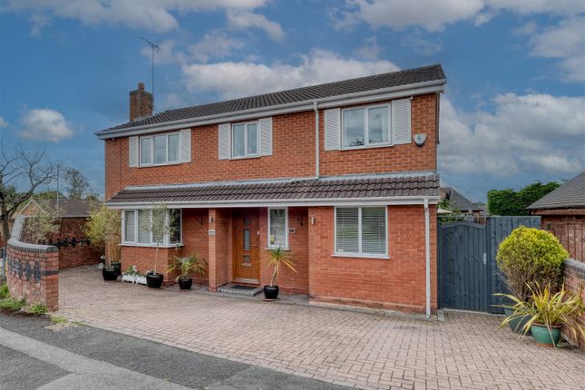 Thumbnail Detached house for sale in Birchfield Road, Webheath, Redditch