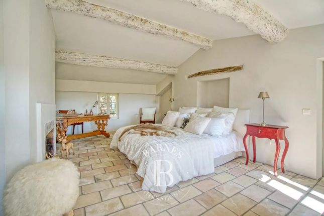 Country house for sale in Châteauneuf-Grasse, 06740, France
