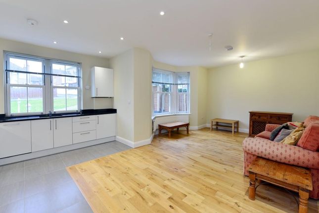 Thumbnail Flat to rent in Oakleigh Road North, Whetstone, London