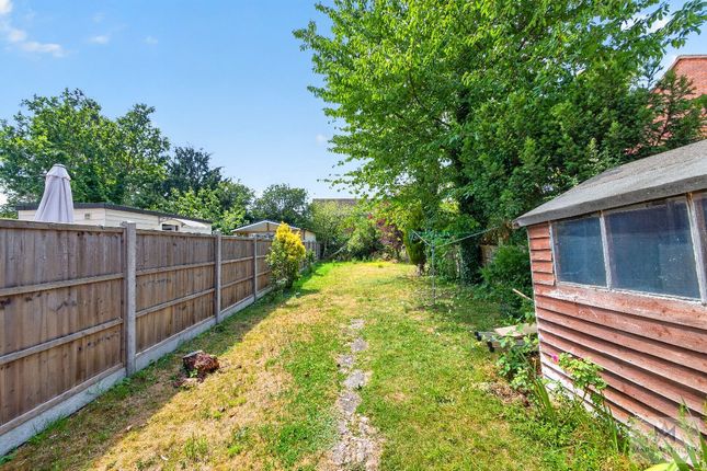 31 Mount Close, Barnet photo 5