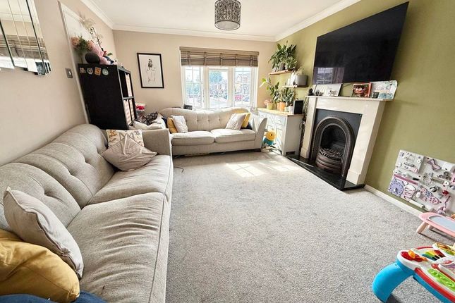 58, Hillcroft, Dunstable photo 4