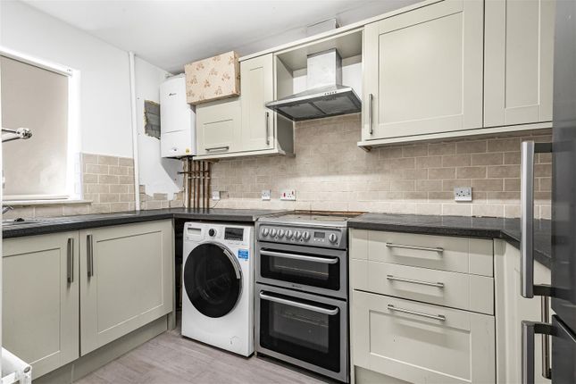 10, Rosendon Court, 5 Clarendon Road, Wallington photo 4