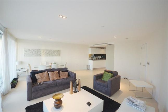 Flat to rent in Bezier Apartments, 91 City Road, Old Street, London
