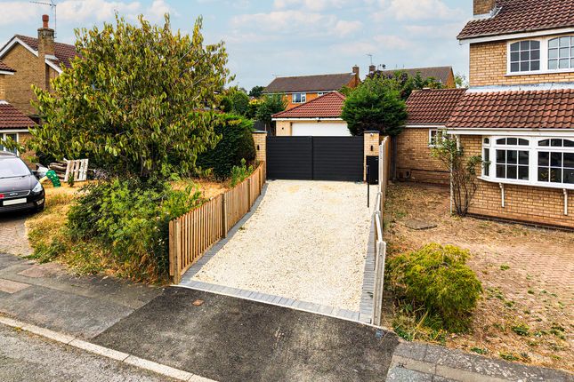 8, Fishponds Close, Glenfield photo 3
