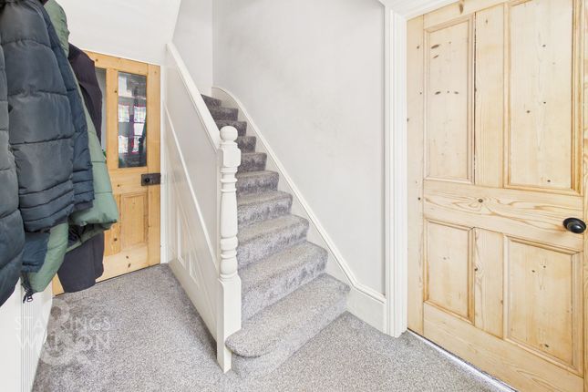 21 Beccles Road, Lowestoft photo 4