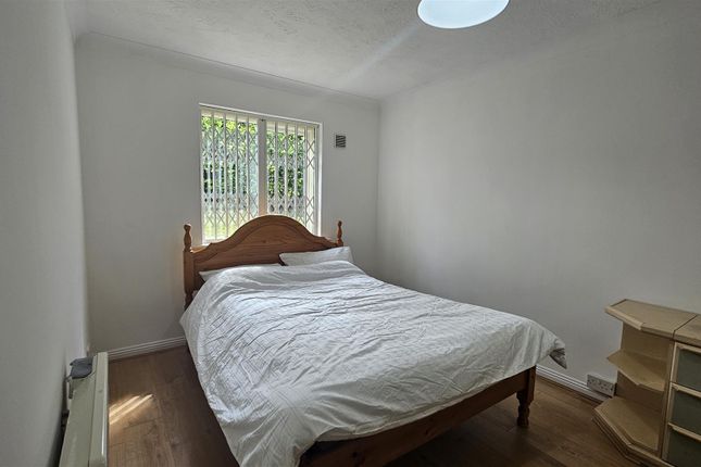 Flat 84, 8, Rossetti Road, London photo 5