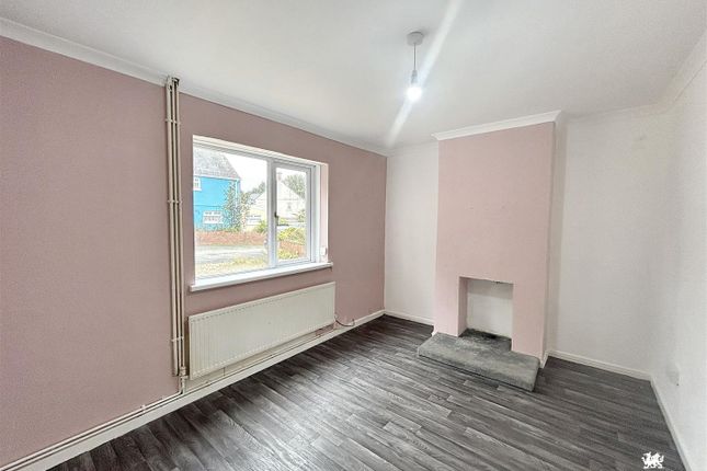 8, Brynymor, Llanelli photo 3