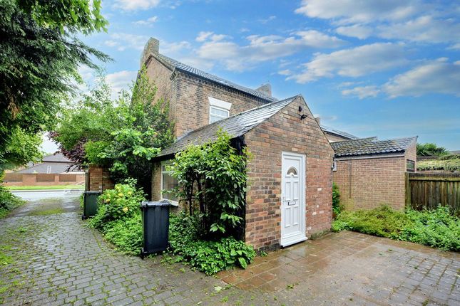 Thumbnail Semi-detached house to rent in Wilford Lane, West Bridgford