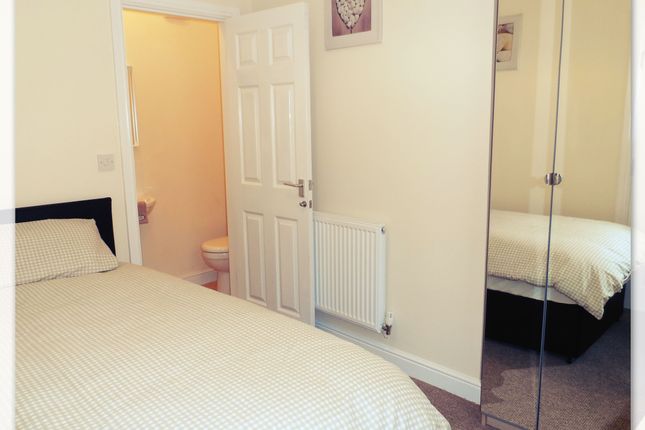 Room to rent in Rosedale Road, Bentley