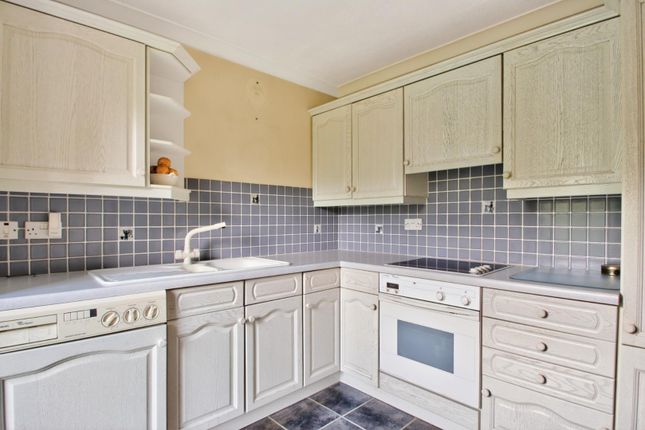 Flat 2, Duchy Court, Otley Road, Harrogate photo 3